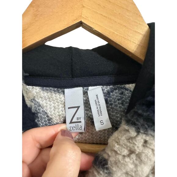 Z by Zella Green Urban Camo Print Faux Shearling Pullover Hoodie Small NEW - Picture 4 of 8